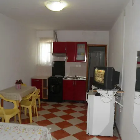 Josini Dvori Biograd Na Moru