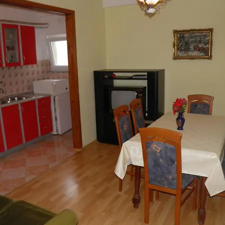 Josini Dvori Biograd Na Moru