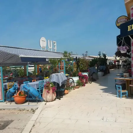 Josini Dvori Biograd Na Moru