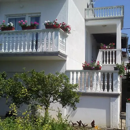 Josini Dvori Biograd Na Moru
